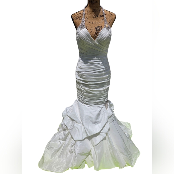 Allure Bridals Dresses & Skirts - NWT Allure Bridals Style 8821 White Embellished Wedding Dress Size 8